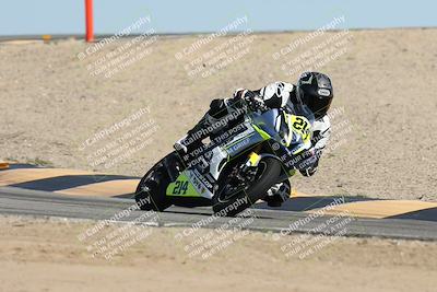 media/Oct-04-2025-CVMA (Sat) [[408bcdd6e4]]/Race 10-Amateur Supersport Middleweight/